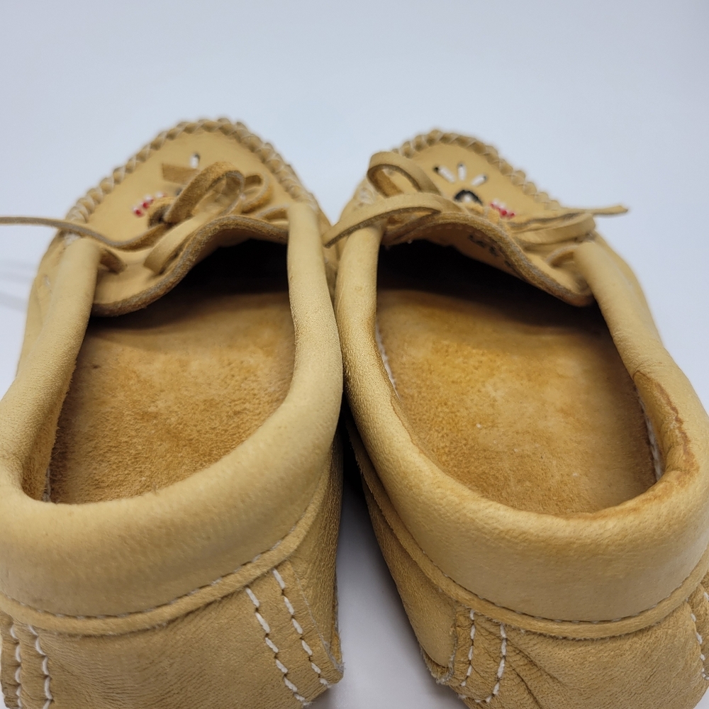 Laurentian Chief Moccasins Tan Moosehide Beaded Canada Style 7463 Womens Size 7 - Picture 8 of 16